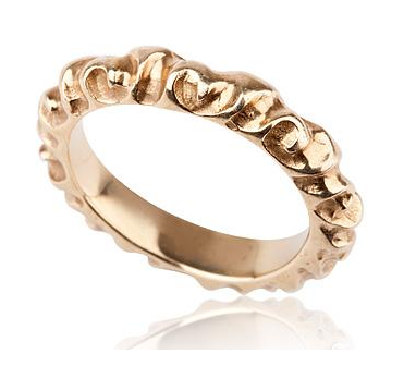 Vintgae Style Gold Ring with Carving Side View