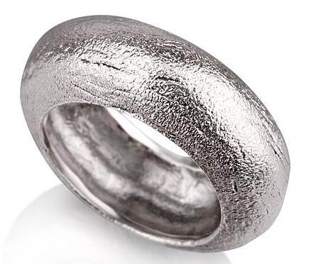 Vintage Style Silver Ring side view