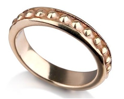 Classic Gold Vintage in Style Wedding Ring Side View