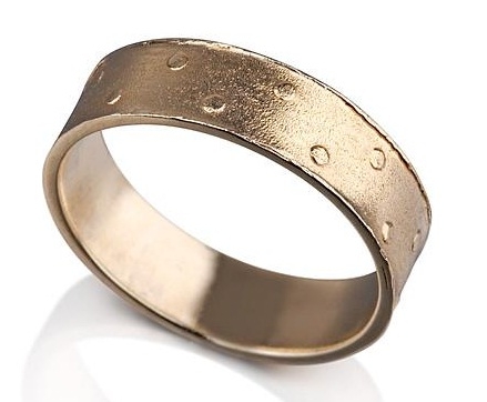 White Gold Vintage Style Wedding Ring side view