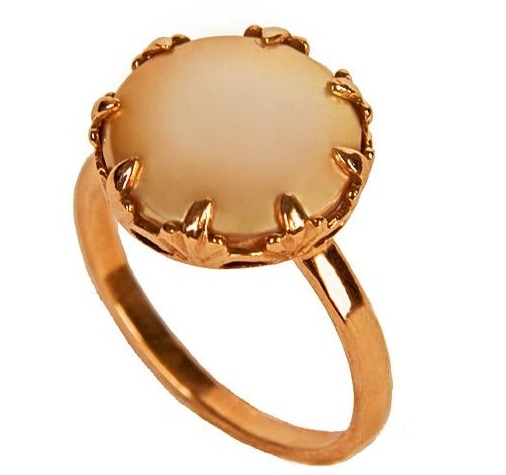 Rose Gold Vintage Ring with Mother of Pearl side view