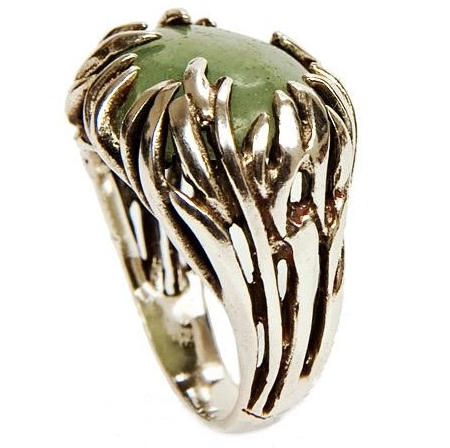 Silver Vintage Ring with Aventurine Stone side view