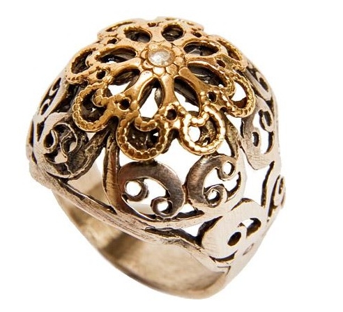 Gold and Silver Vintage Style Ring side view
