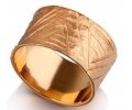 Gold Vintage Style Wedding Ring Side View Gold Vintage Style Wedding Ring Side View