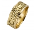 Gold Vintage Style Wedding Ring with Floral Handcrafting side view Gold Vintage Style Wedding Ring with Floral Handcrafting side view