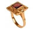 Rose Gold Vintage Ring with Red Garnet side view Rose Gold Vintage Ring with Red Garnet side view