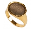 18k Gold Ring with Labradorite Side View 18k Gold Ring with Labradorite Side View